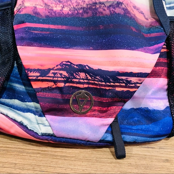 Lululemon Ivviva Backpack - Picture 4 of 9